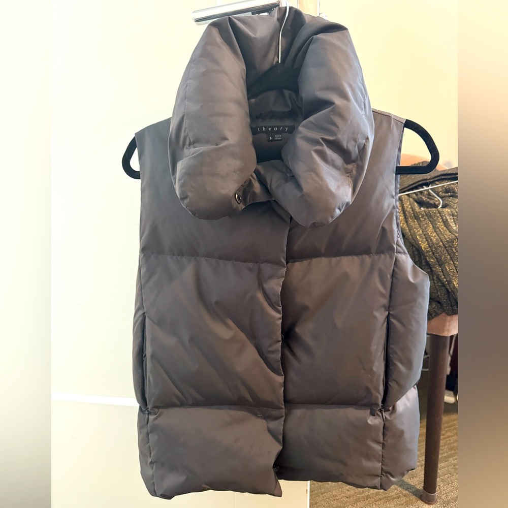 Theory puffer vest